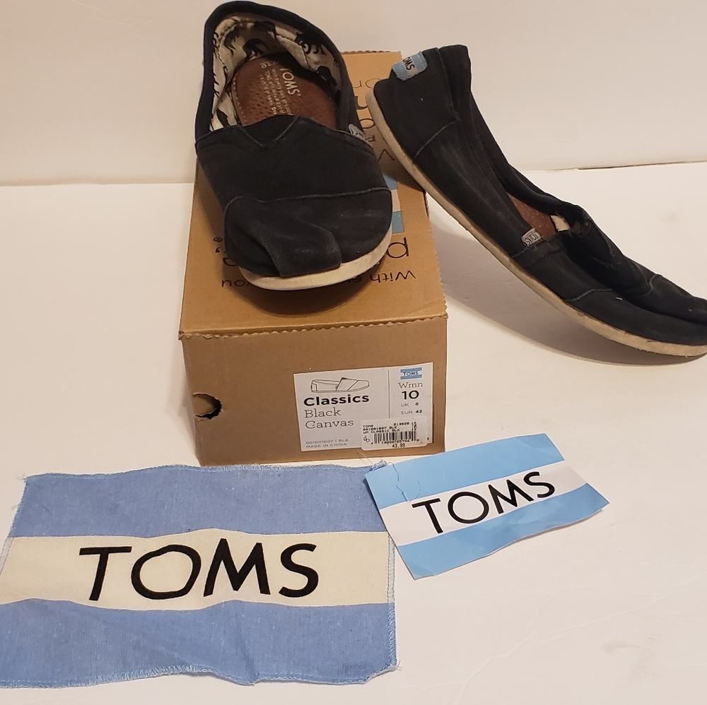 Women's classic black canvan Toms size 10
